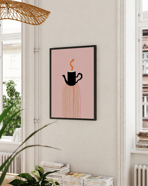 Dampfende Schwarze Kaffeekanne aus der bunte Striche kommen auf rosa Hintergrund