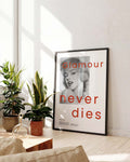 Glamour Never Dies | Vintage-inspiriertes Portrait-Poster