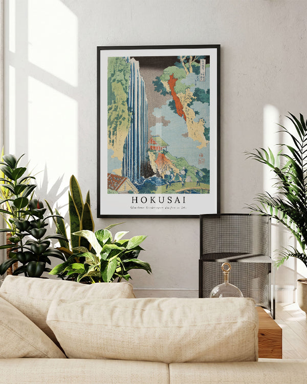 Asiatisches Dorf am Wasserfall zwischen Bäumen "Hokusai"