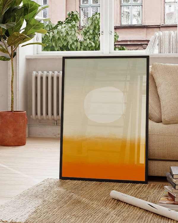 Farbverlauf, hellblau, beige, orange, dunkelorange. In der Mitte ein weißer Kreis