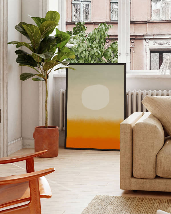 Farbverlauf, hellblau, beige, orange, dunkelorange. In der Mitte ein weißer Kreis