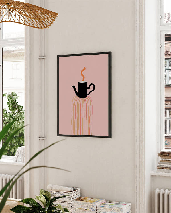 Dampfende Schwarze Kaffeekanne aus der bunte Striche kommen auf rosa Hintergrund