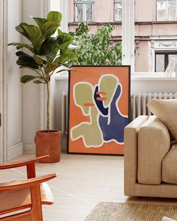 Orangener Hintergrund, zwei Formen. Die eine mit beige gefüllt, die andere dunkelblau und beige