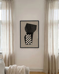 Abstraktes Schwarz Weiß Poster – Abstract Black Checkered Vase