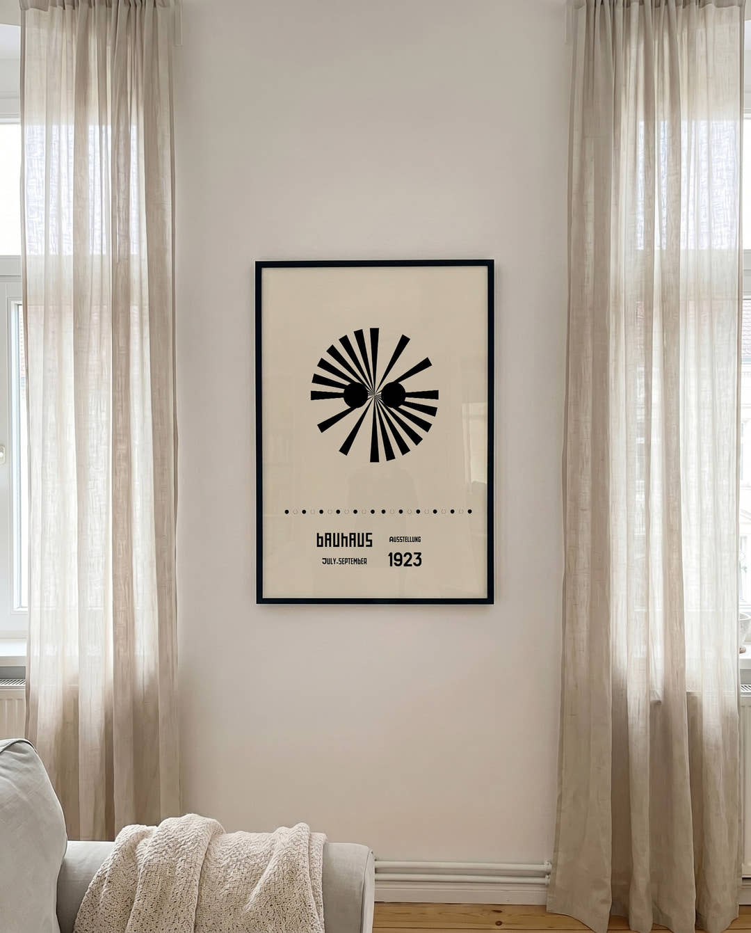 Bauhaus Poster Strahlen – Bauhaus Radial Burst