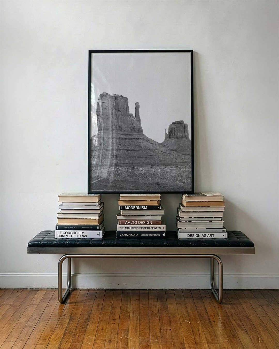 Schwarz Weiß Wüsten Poster – Desert Mountain Black White