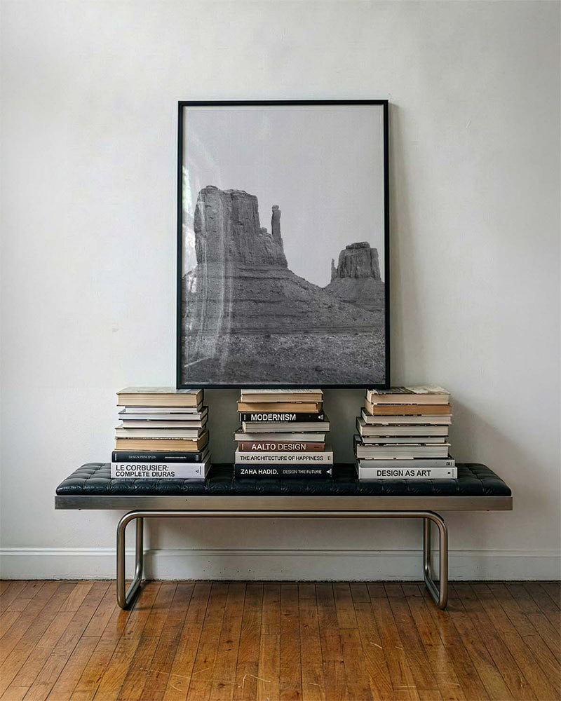 Schwarz Weiß Wüsten Poster – Desert Mountain Black White