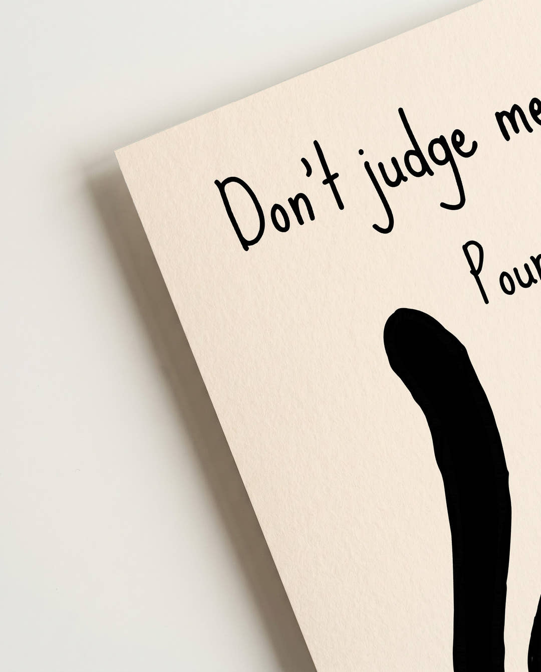 Don’t judge | Humorvolle Katzen-Illustration Poster