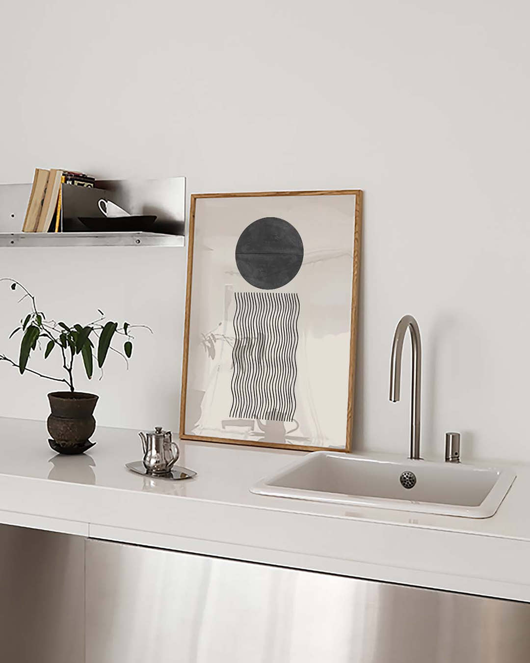 Sun Over Waves Poster – Minimalistisches Sonnenmotiv