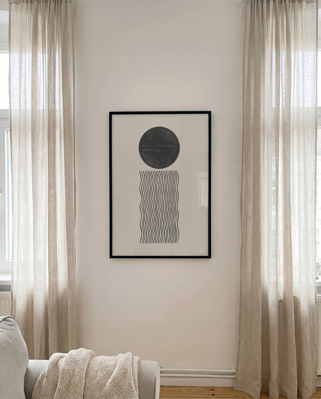 Sun Over Waves Poster – Minimalistisches Sonnenmotiv