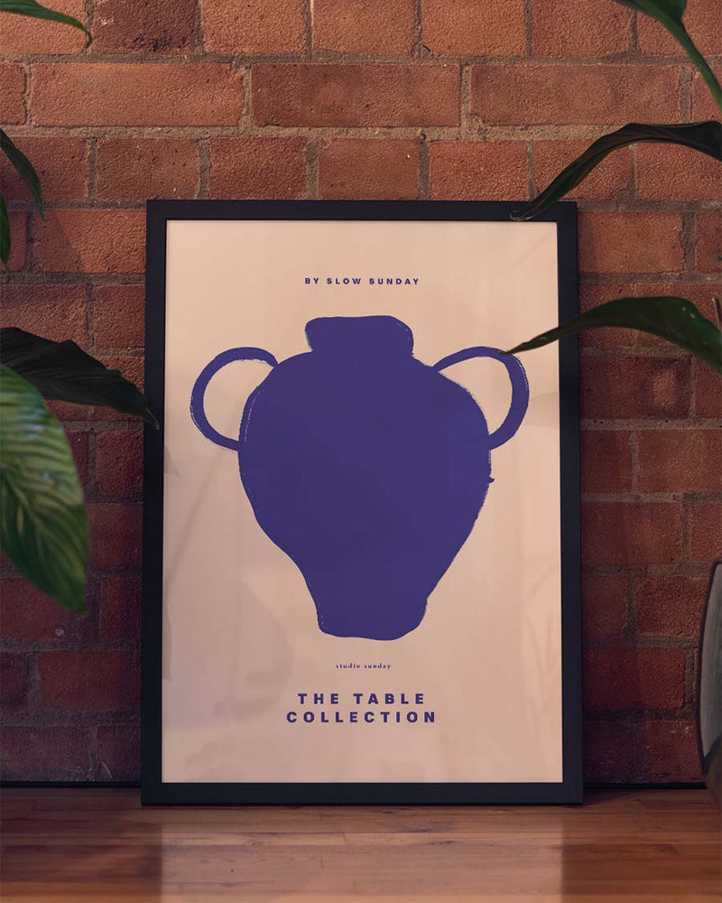 Minimalistisches Keramik Poster Blau – Blue Vase