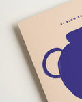 Minimalistisches Keramik Poster Blau – Blue Vase