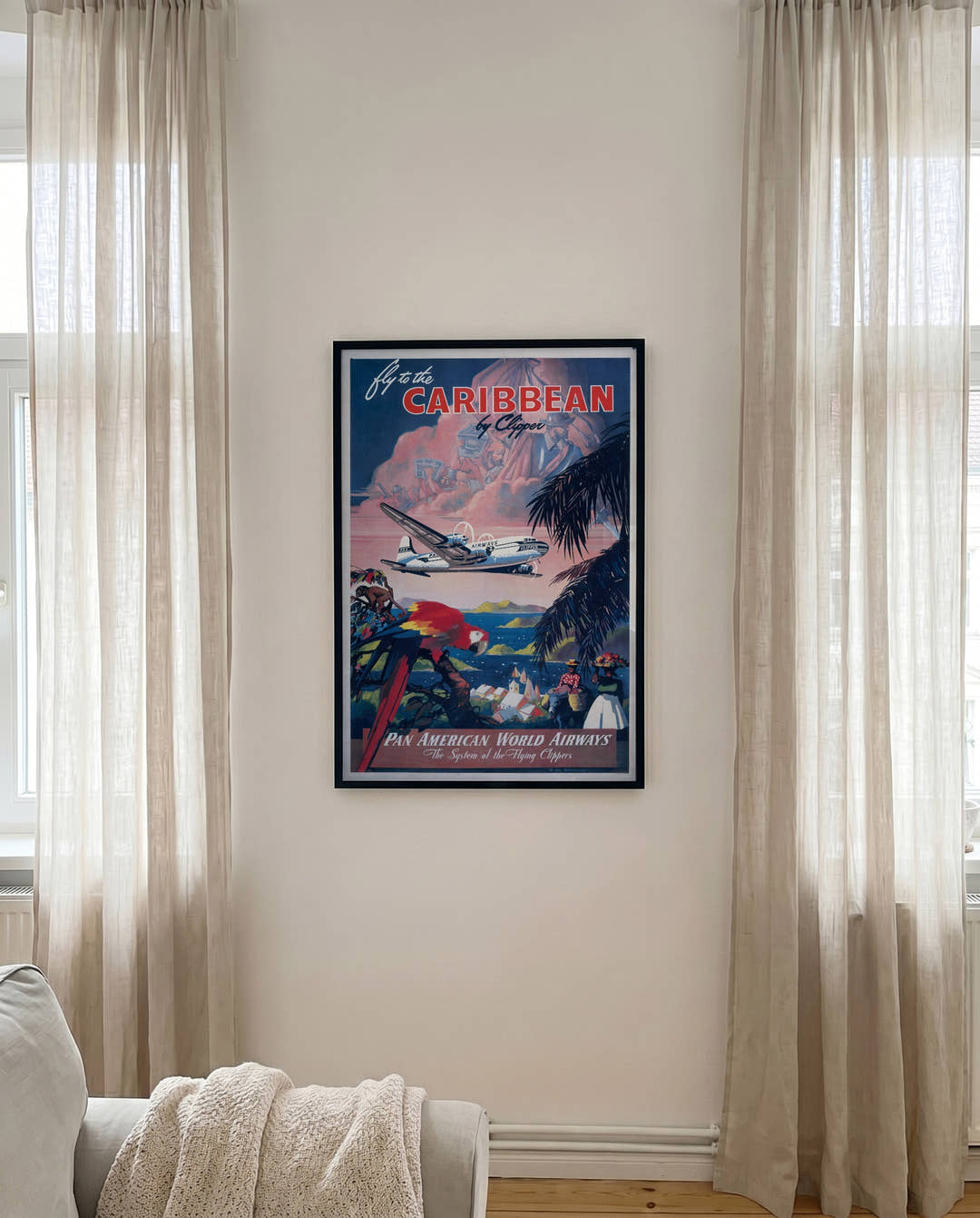 Vintage Karibik Reiseplakat mit Flugzeug – Caribbean Clipper