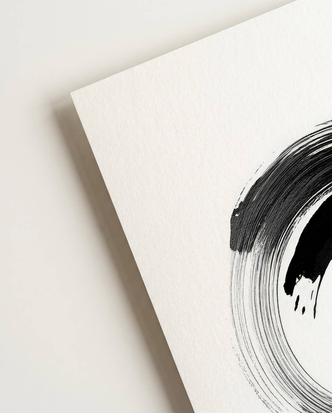 Minimalistisches Kreis Pinsel Poster – Dark Balance