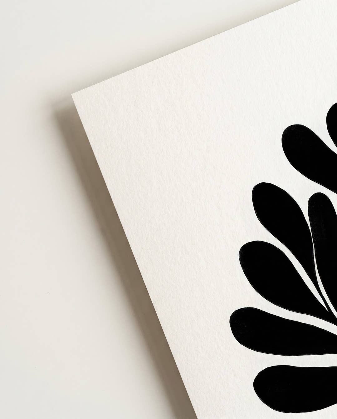 Minimalistisches Schwarz Weiß Blatt Poster – Inner Frequency