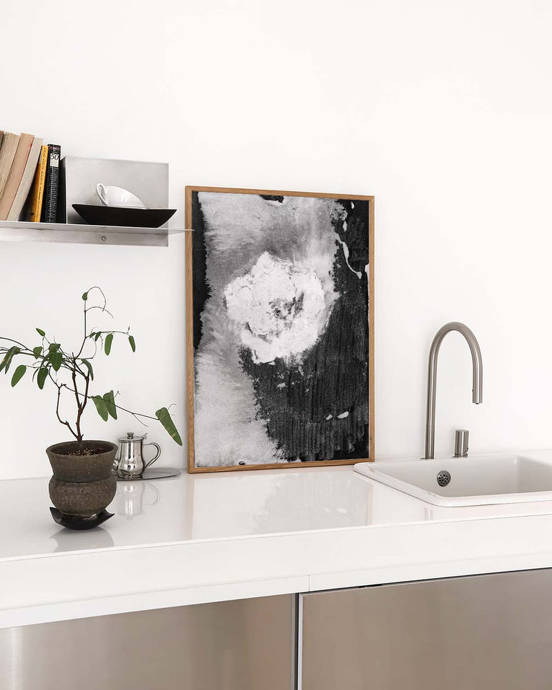 Abstraktes Schwarz Weiß Poster – Smoke Petal