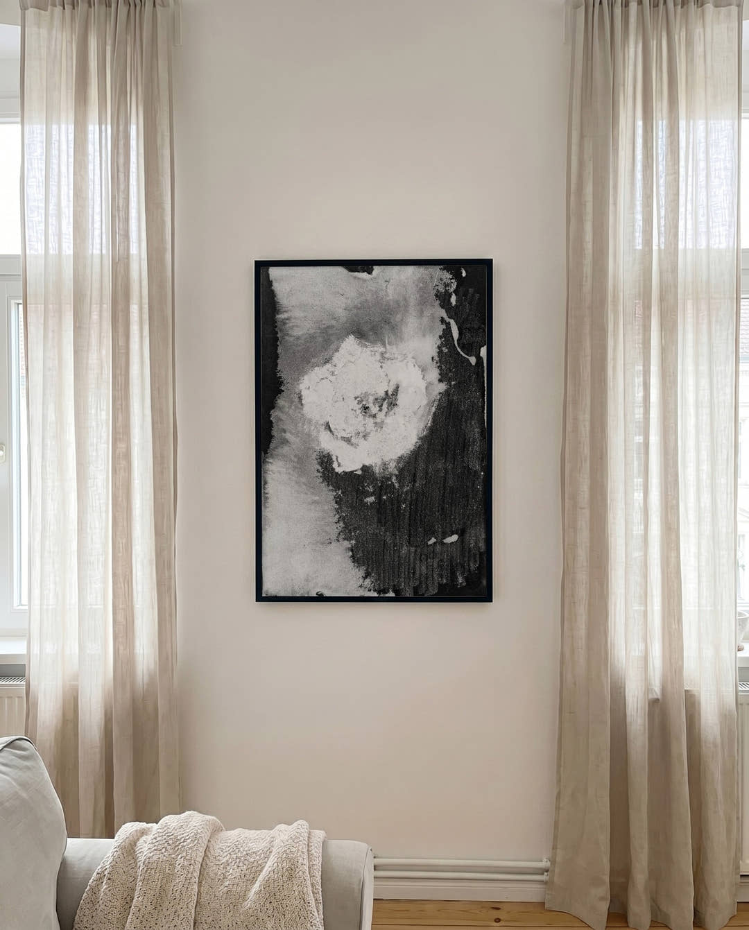 Abstraktes Schwarz Weiß Poster – Smoke Petal