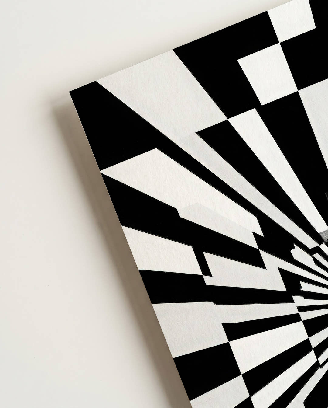 Geometrisches Strahlen Poster Schwarz Weiß – Soft Displacement