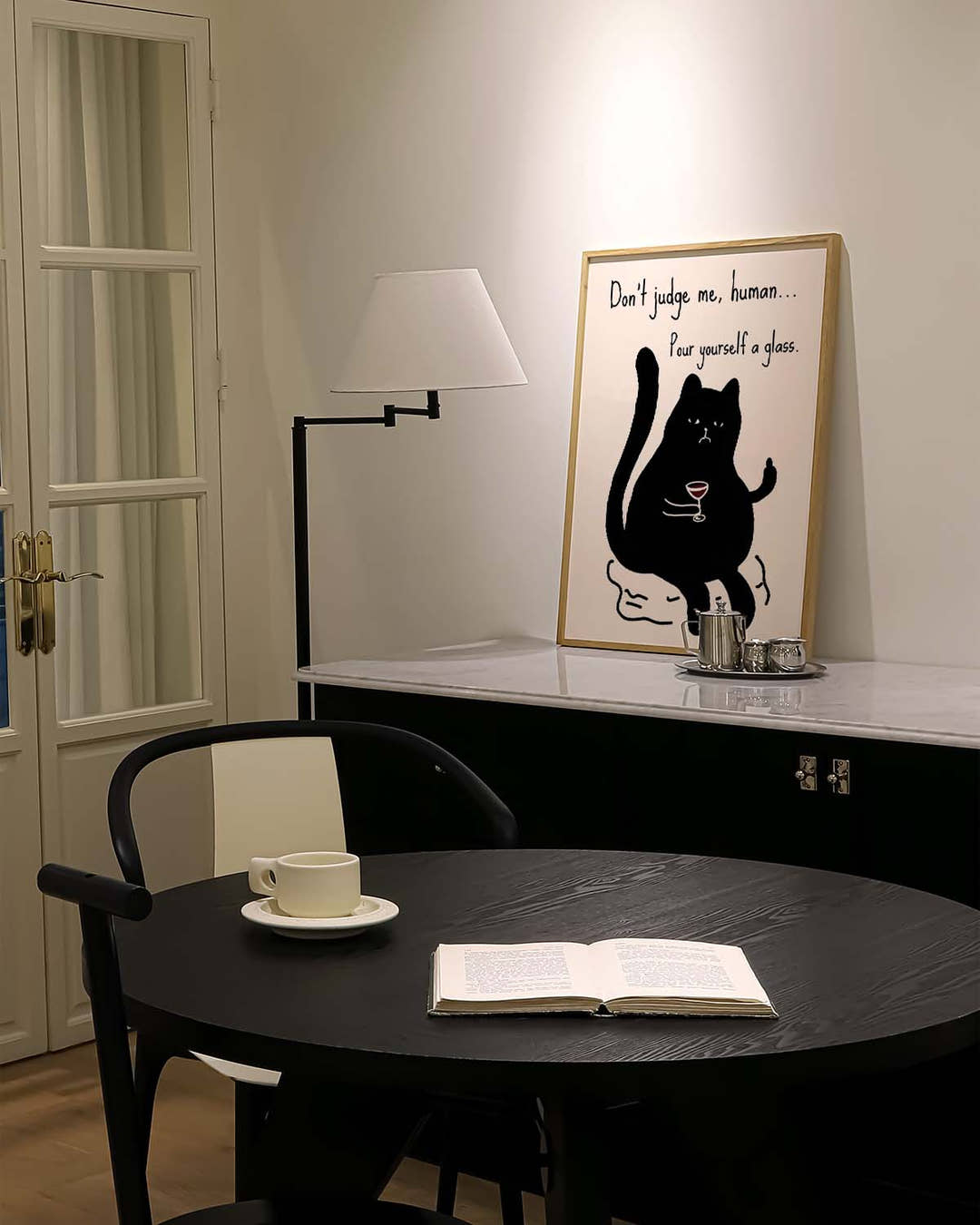 Don’t judge | Humorvolle Katzen-Illustration Poster