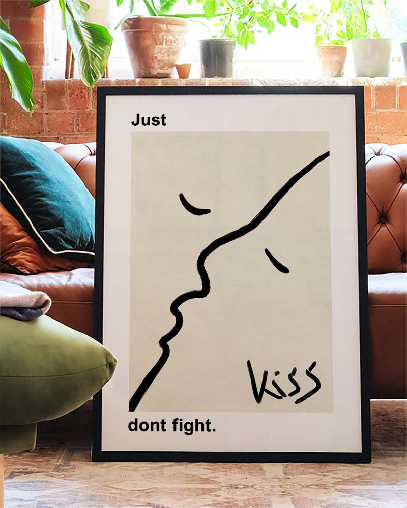 Just Kiss | Minimalistisches Poster