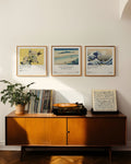 Ajisai ni Tsubame Poster – FineArt Wandbild, moderne Kunst & Fine Art Print von Spawnd, handgefertigt & Made in Germany