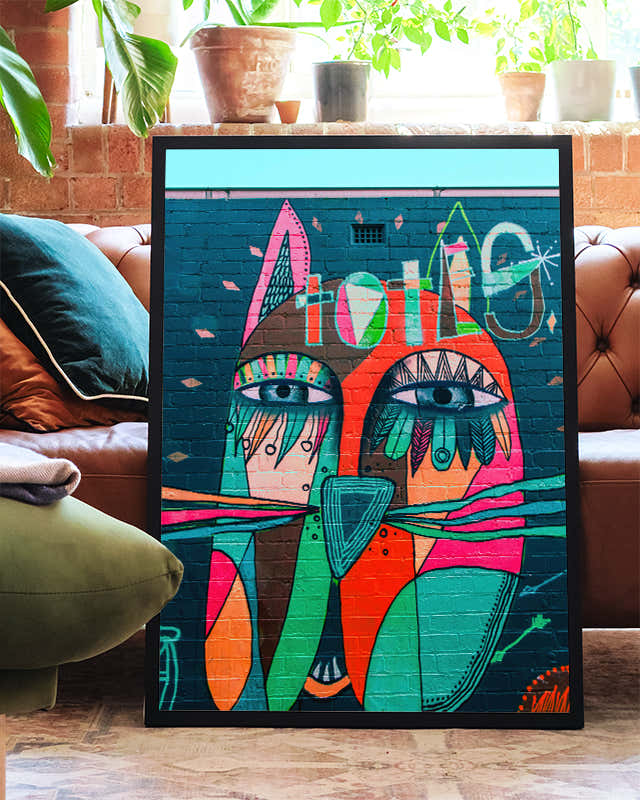 Buntes Urban Graffiti Portrait Poster – Urban Face Totem Poster – FineArt Wandbild, moderne Kunst & Fine Art Print von Spawnd, handgefertigt & Made in Germany