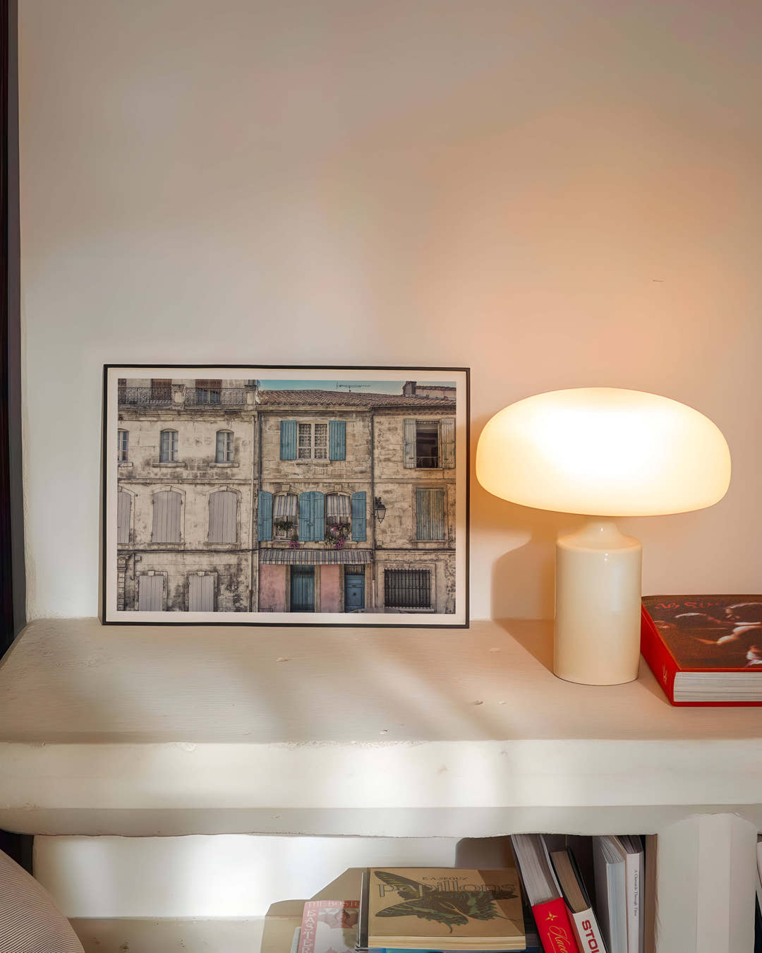 Fenster der Provence Poster – FineArt Wandbild, moderne Kunst &amp; Fine Art Print von Spawnd, handgefertigt &amp; Made in Germany