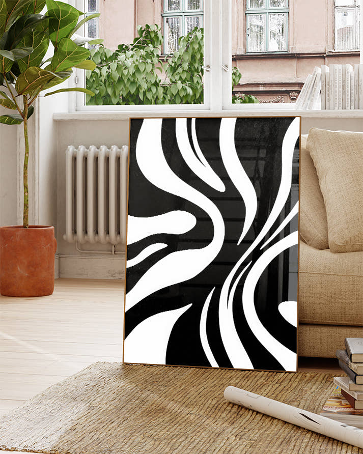 Fließendes Schwarz Weiß Poster – Slow Motion Poster – FineArt Wandbild, moderne Kunst &amp; Fine Art Print von Spawnd, handgefertigt &amp; Made in Germany