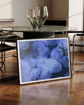 Glowing in the dark Poster – FineArt Wandbild, moderne Kunst & Fine Art Print von Spawnd, handgefertigt & Made in Germany