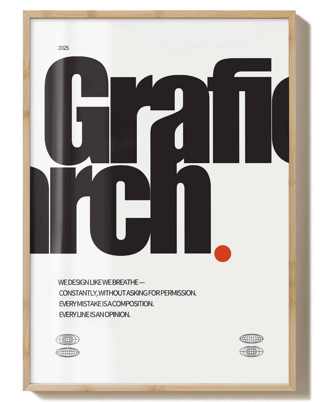 Grafic Arch Poster in Schwarz mit rotem Punkt und Holzrahmen – Spawnd® Typografie Print für kreative und moderne Wohnräume.