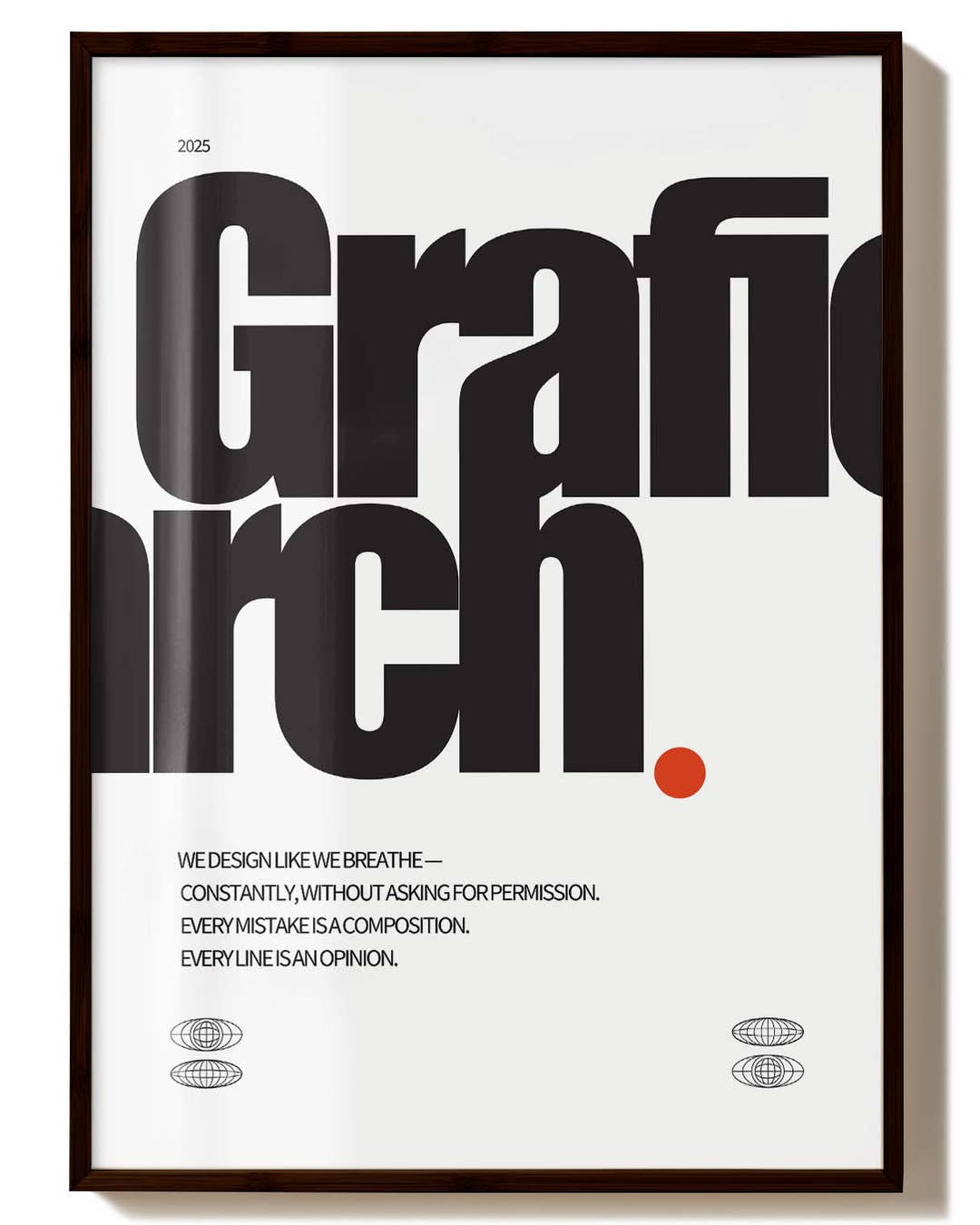 Spawnd® Grafic Arch Poster in Schwarz mit rotem Punkt im dunklen Holzrahmen – minimalistischer FineArt Print für moderne Wohnräume.
