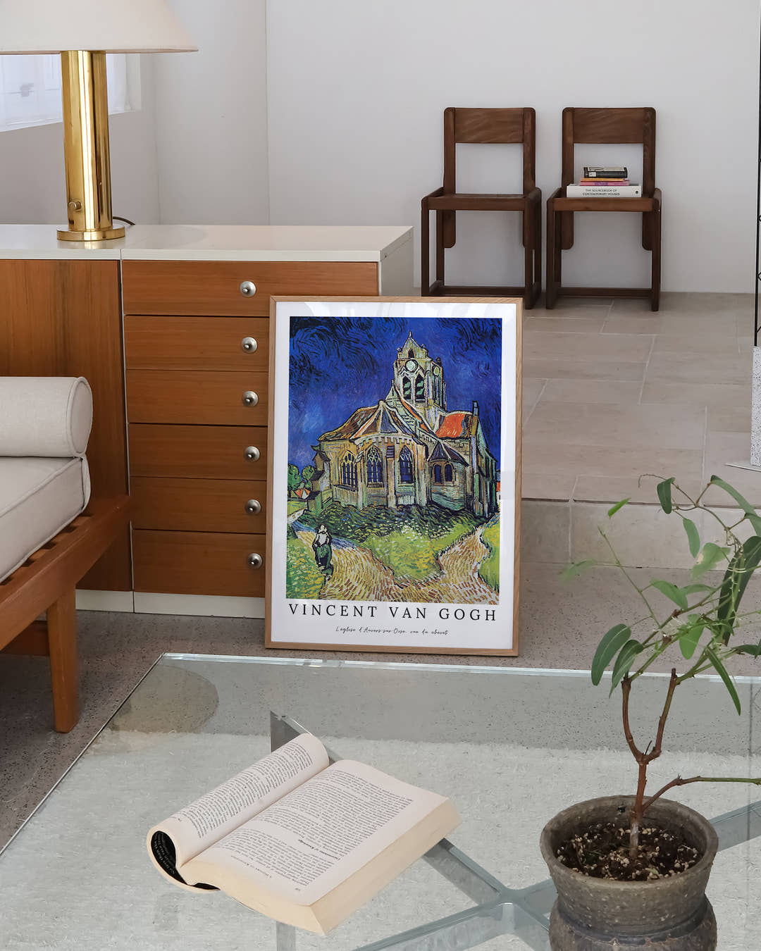L’église d’Auvers-sur-Oise, vue du chevet Poster – FineArt Wandbild, moderne Kunst &amp; Fine Art Print von Spawnd, handgefertigt &amp; Made in Germany
