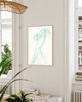 Palmen & Surfbrett Illustration Poster – Surf Palms Poster – FineArt Wandbild, moderne Kunst & Fine Art Print von Spawnd, handgefertigt & Made in Germany
