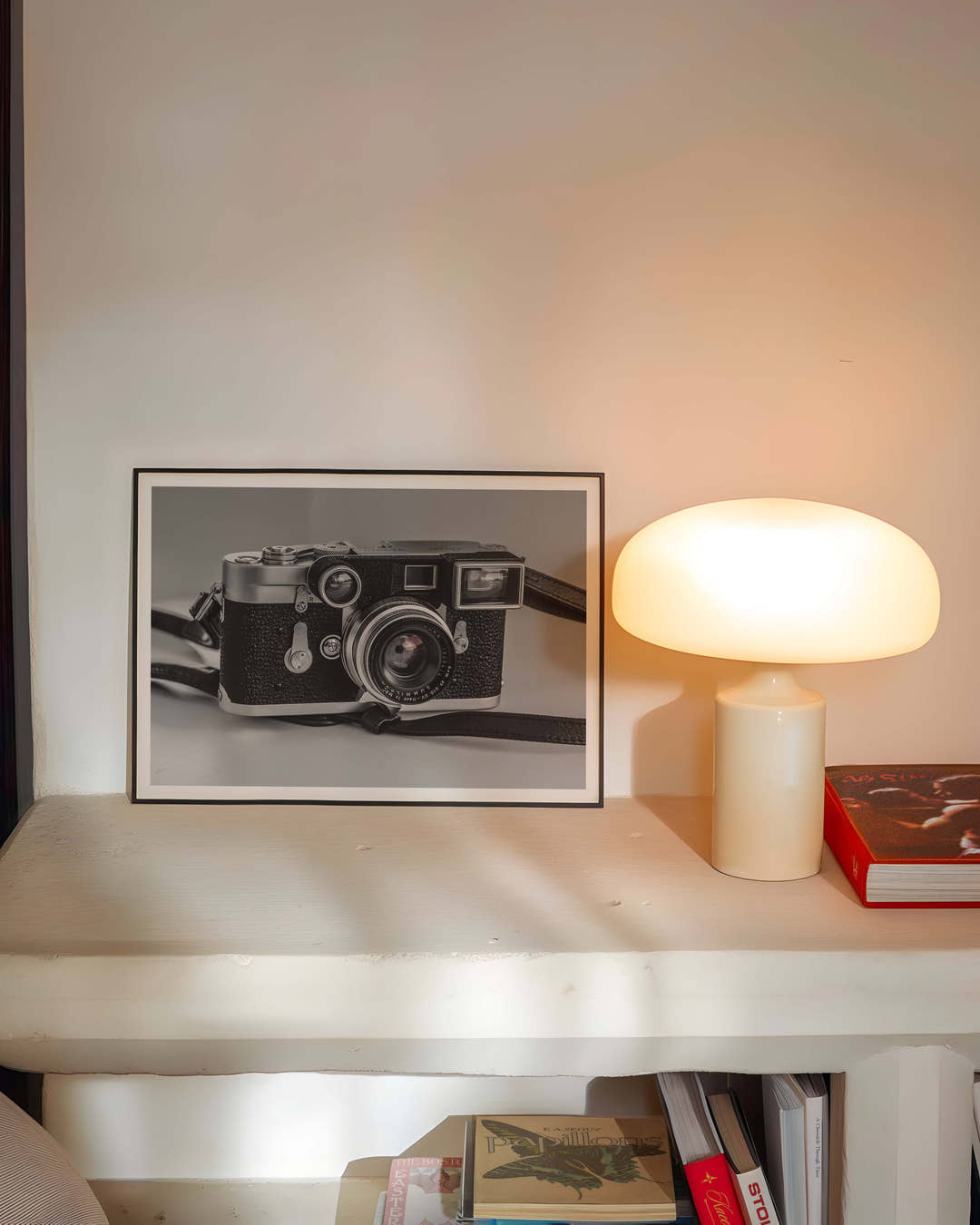 Retro camera Poster – FineArt Wandbild, moderne Kunst &amp; Fine Art Print von Spawnd, handgefertigt &amp; Made in Germany