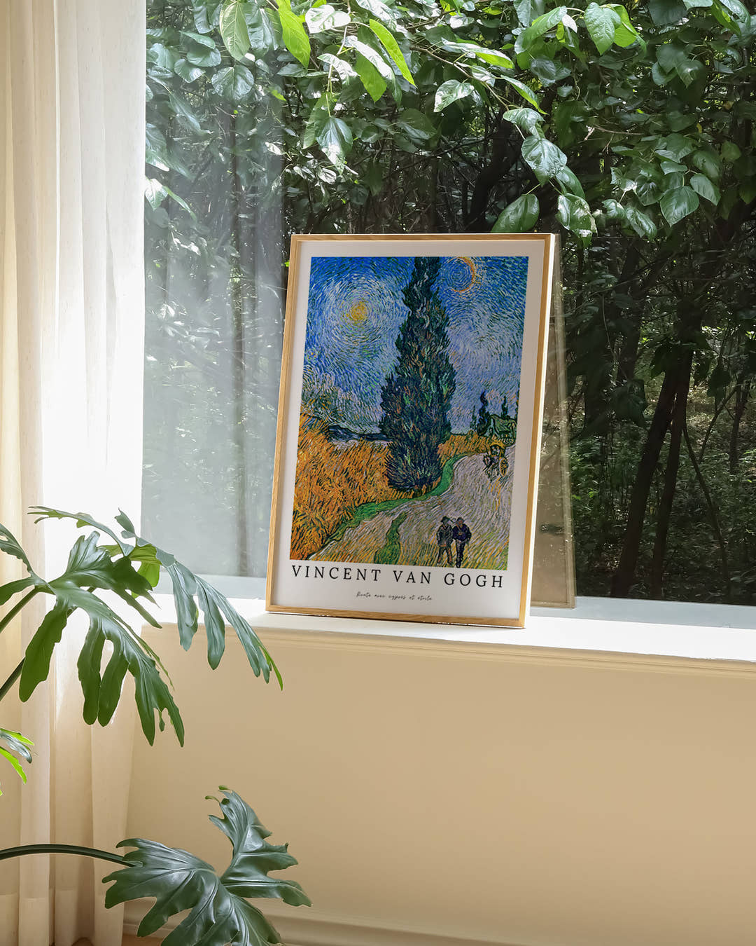 Route avec cyprès et étoile Poster – FineArt Wandbild, moderne Kunst &amp; Fine Art Print von Spawnd, handgefertigt &amp; Made in Germany