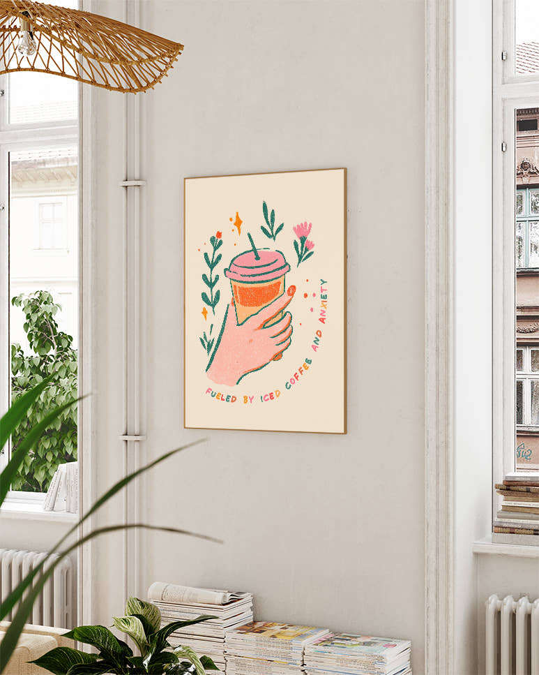 Typografie &amp; Illustration Eis Kaffee Poster – Iced Coffee Energy Poster – FineArt Wandbild, moderne Kunst &amp; Fine Art Print von Spawnd, handgefertigt &amp; Made in Germany