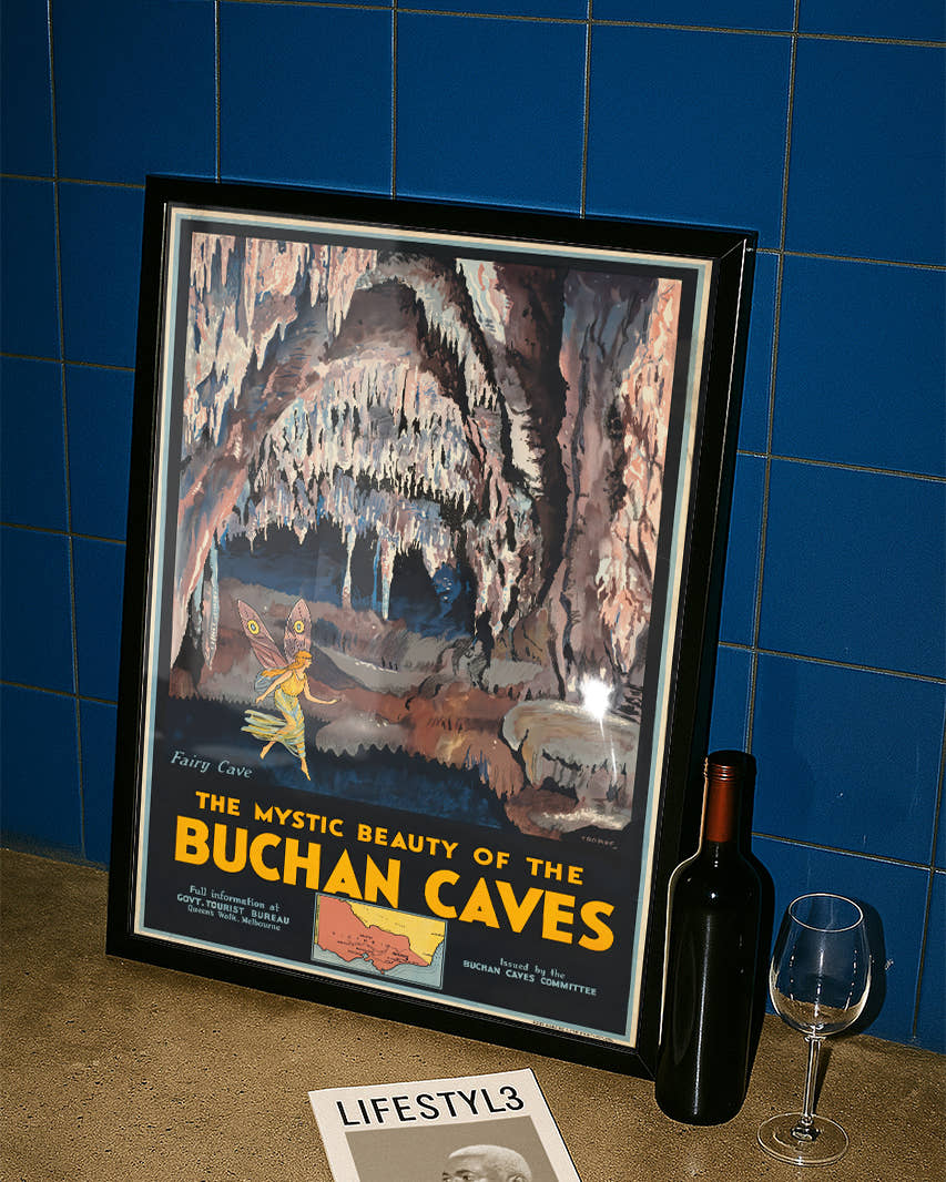 Vintage Australien Höhlen Poster – Buchan Caves Poster – FineArt Wandbild, moderne Kunst &amp; Fine Art Print von Spawnd, handgefertigt &amp; Made in Germany