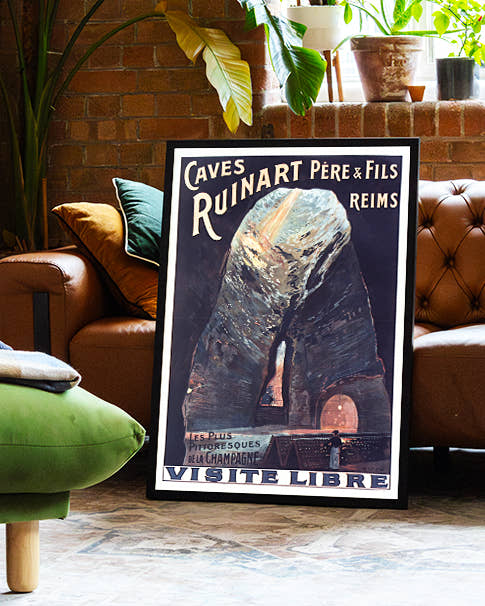 Vintage Champagner Keller Poster – Ruinart Reims Poster – FineArt Wandbild, moderne Kunst &amp; Fine Art Print von Spawnd, handgefertigt &amp; Made in Germany
