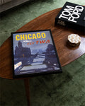 Vintage Chicago Skyline Flugreise Poster – Chicago Fly TWA Poster – FineArt Wandbild, moderne Kunst & Fine Art Print von Spawnd, handgefertigt & Made in Germany