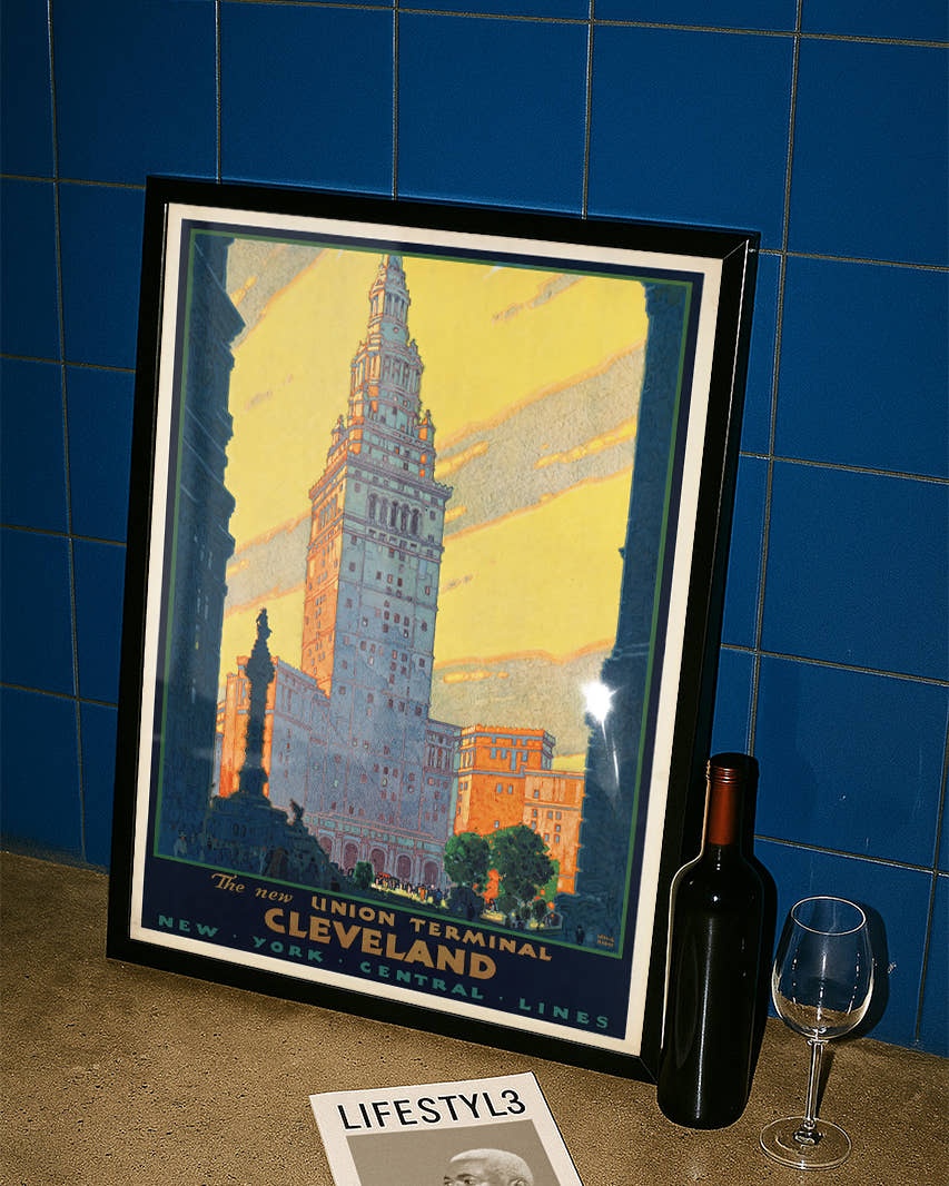 Vintage Cleveland USA Poster – Union Terminal Bahnhof Poster – FineArt Wandbild, moderne Kunst &amp; Fine Art Print von Spawnd, handgefertigt &amp; Made in Germany