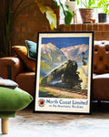 Vintage Eisenbahn Reiseplakat Poster – North Coast Limited Poster – FineArt Wandbild, moderne Kunst & Fine Art Print von Spawnd, handgefertigt & Made in Germany
