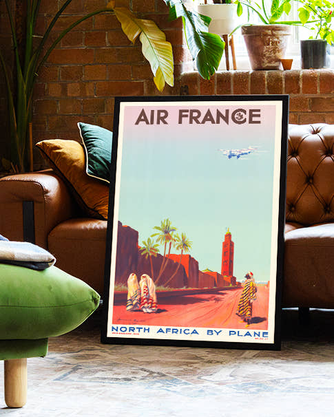 Vintage Flugreise Plakat Poster – North Africa Airplane Poster – FineArt Wandbild, moderne Kunst &amp; Fine Art Print von Spawnd, handgefertigt &amp; Made in Germany