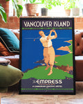 Vintage Golf Reiseplakat Kanada Poster – Vancouver Island Golf Poster – FineArt Wandbild, moderne Kunst & Fine Art Print von Spawnd, handgefertigt & Made in Germany