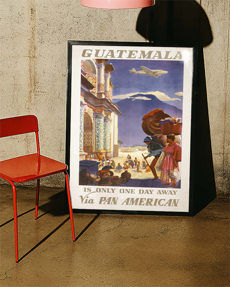 Vintage Guatemala Reiseplakat mit Vulkan – Guatemala Poster – FineArt Wandbild, moderne Kunst & Fine Art Print von Spawnd, handgefertigt & Made in Germany