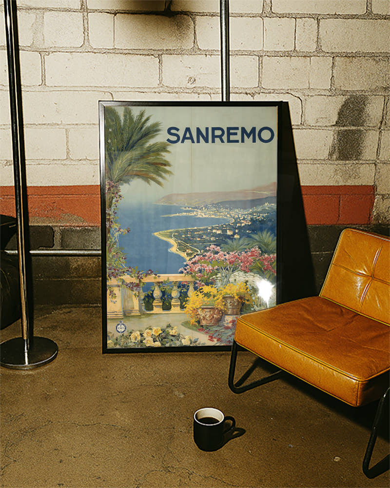 Vintage Italien Riviera Poster mit Küste – Sanremo Poster – FineArt Wandbild, moderne Kunst &amp; Fine Art Print von Spawnd, handgefertigt &amp; Made in Germany