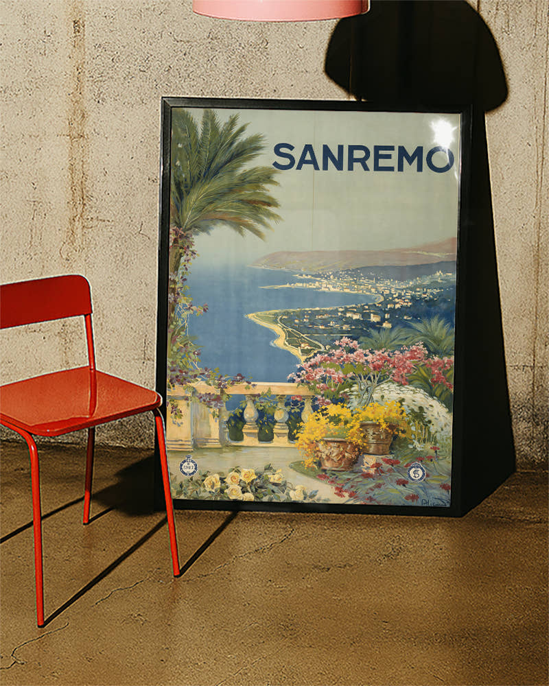 Vintage Italien Riviera Poster mit Küste – Sanremo Poster – FineArt Wandbild, moderne Kunst &amp; Fine Art Print von Spawnd, handgefertigt &amp; Made in Germany