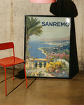Vintage Italien Riviera Poster mit Küste – Sanremo Poster – FineArt Wandbild, moderne Kunst & Fine Art Print von Spawnd, handgefertigt & Made in Germany