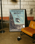 Vintage Lourdes Frankreich Poster – Seilbahn Pyrenäen Poster – FineArt Wandbild, moderne Kunst & Fine Art Print von Spawnd, handgefertigt & Made in Germany