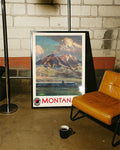 Vintage Montana USA Poster – Rocky Mountains & Eisenbahn Poster – FineArt Wandbild, moderne Kunst & Fine Art Print von Spawnd, handgefertigt & Made in Germany