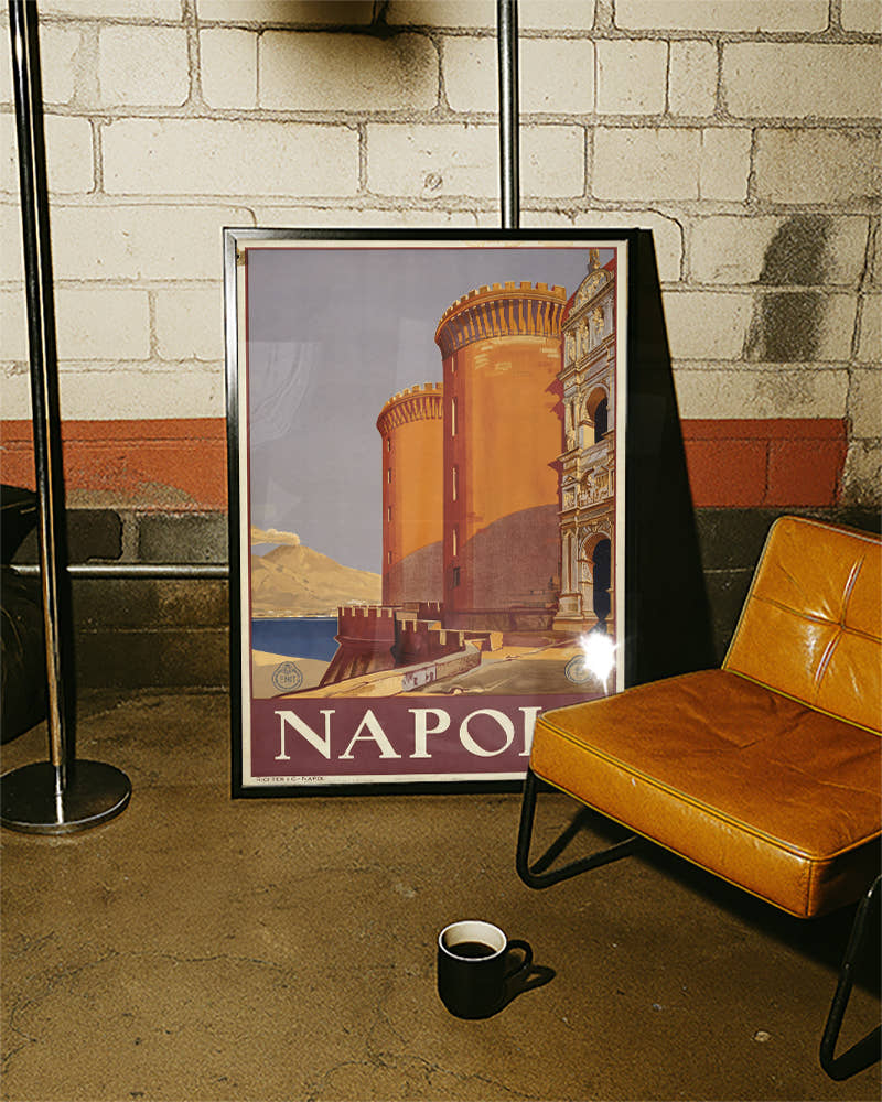 Vintage Neapel Italien Poster – Napoli Festung am Meer Poster – FineArt Wandbild, moderne Kunst &amp; Fine Art Print von Spawnd, handgefertigt &amp; Made in Germany